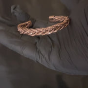 Rubria Imperial Twist Cuff